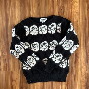 Vintage Black Rose Pattern Women's Sweater